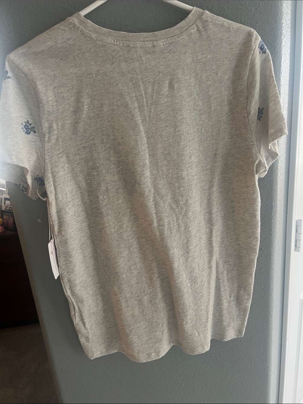 Lucky Brand Gray Short Sleeve Tee with Blue Floral Motif - Picture 3 of 3